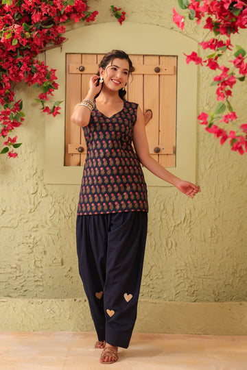 Gold Printed Kurta Set with Embroidered Heart Farshi