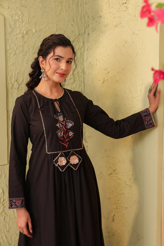 Embroidered Kurta Set